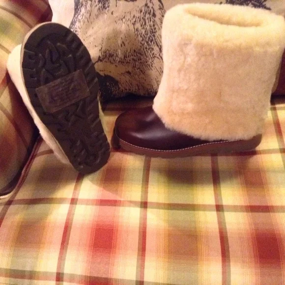 UGG Brown Leather and Cream Shearling Ankle Boots - Picture 2 of 4